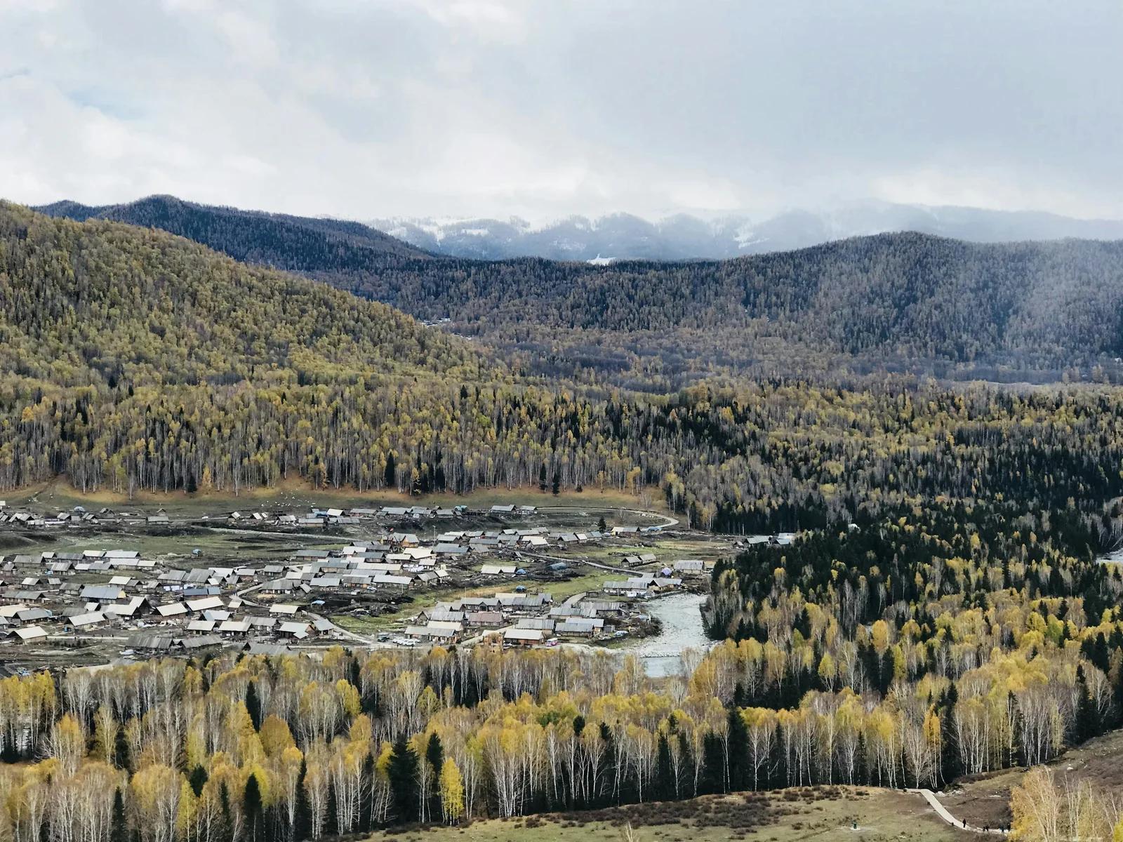The river valley and woodland in Hemu