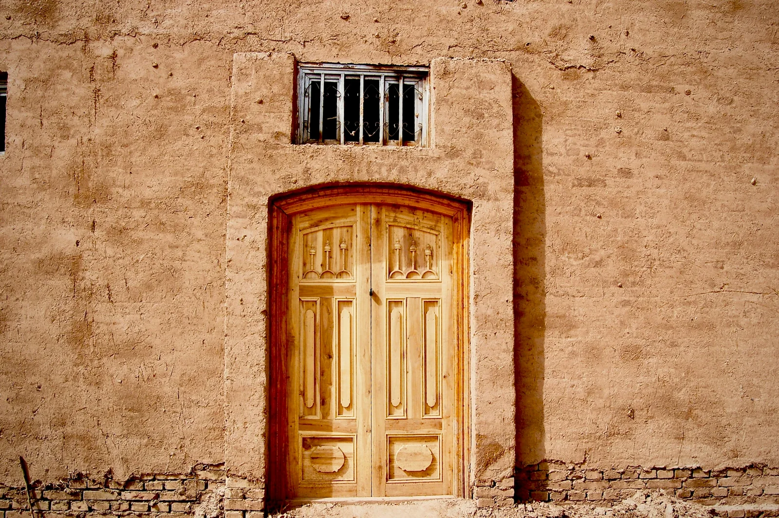 A wooden door in Kashgar Old Town