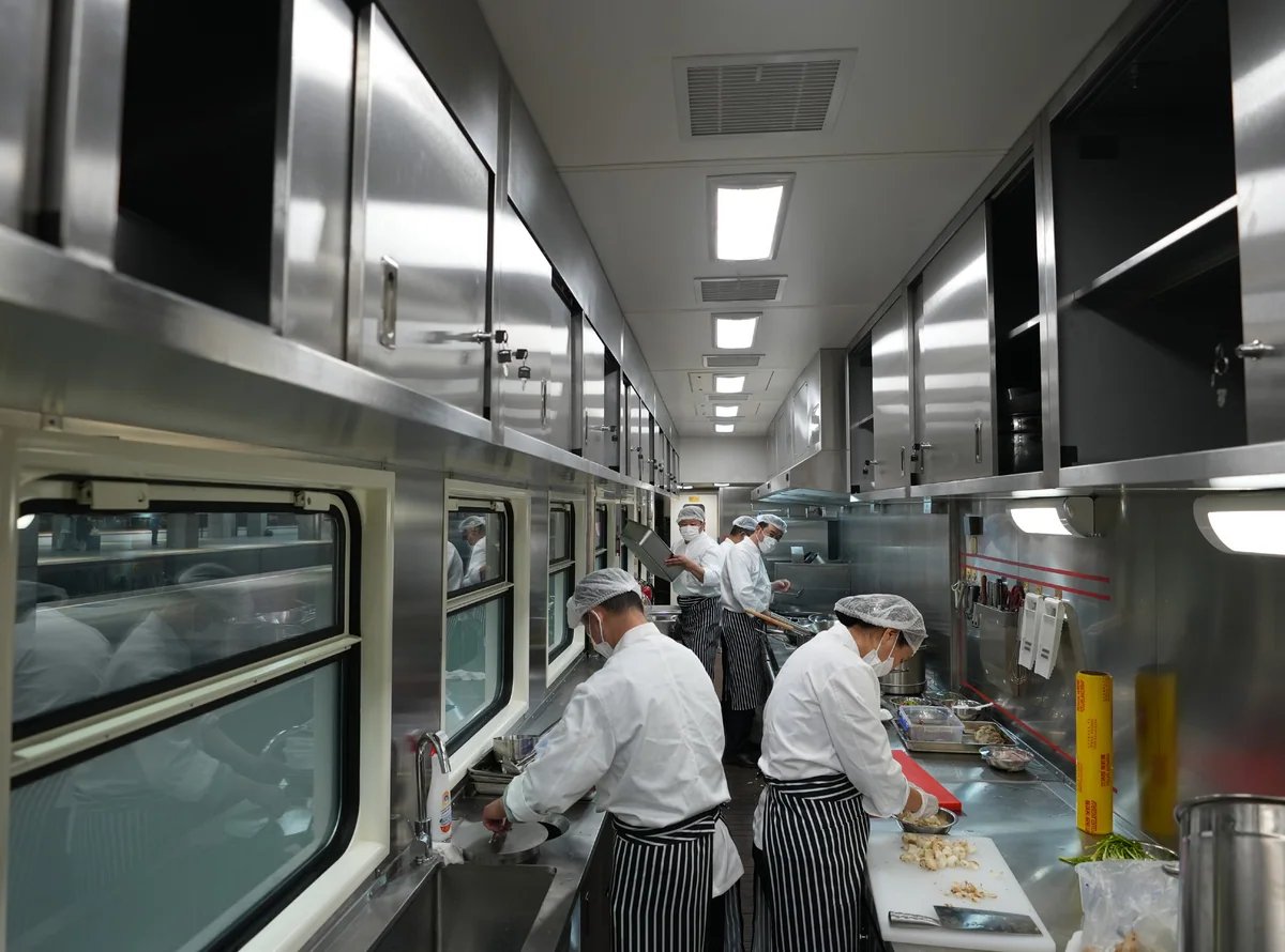 Dining on the Rails · Product photograph