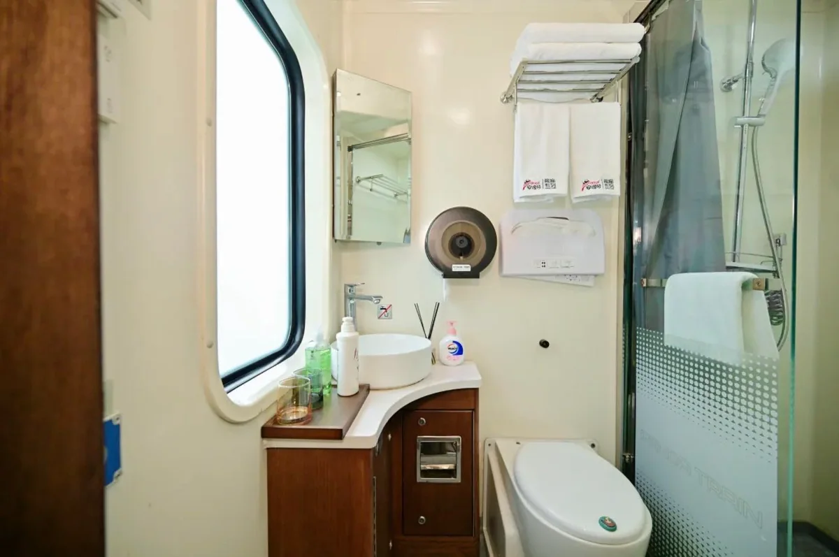 Panda Yuefu · Product photograph