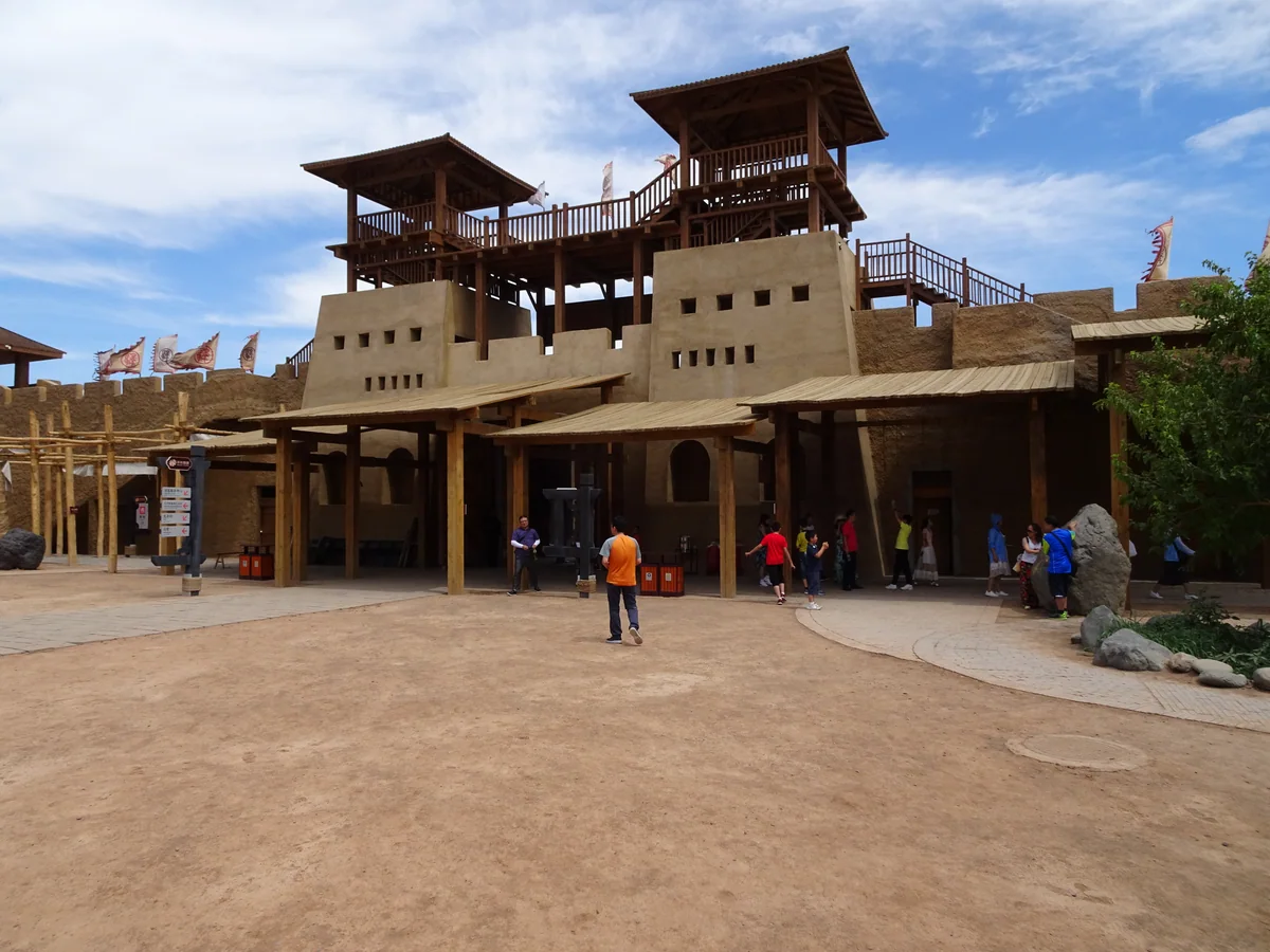 Architecture at Turpan’s karez visitor site introduces oasis culture.