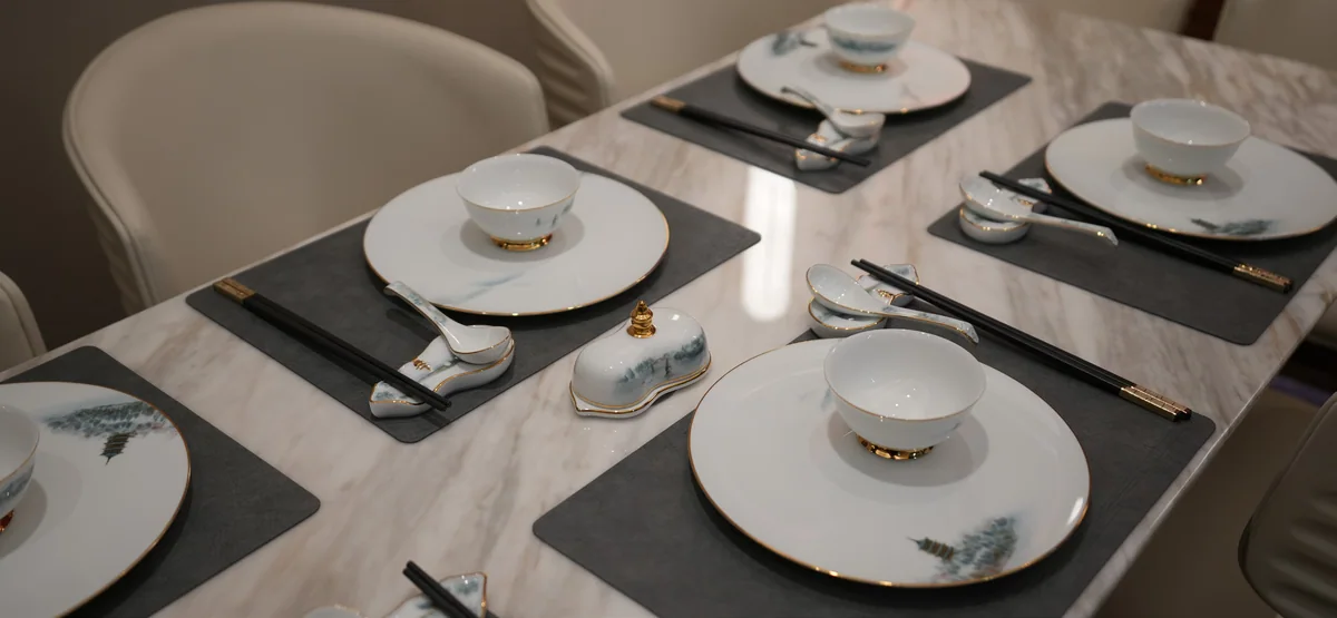 Dining on the Rails · Product photograph